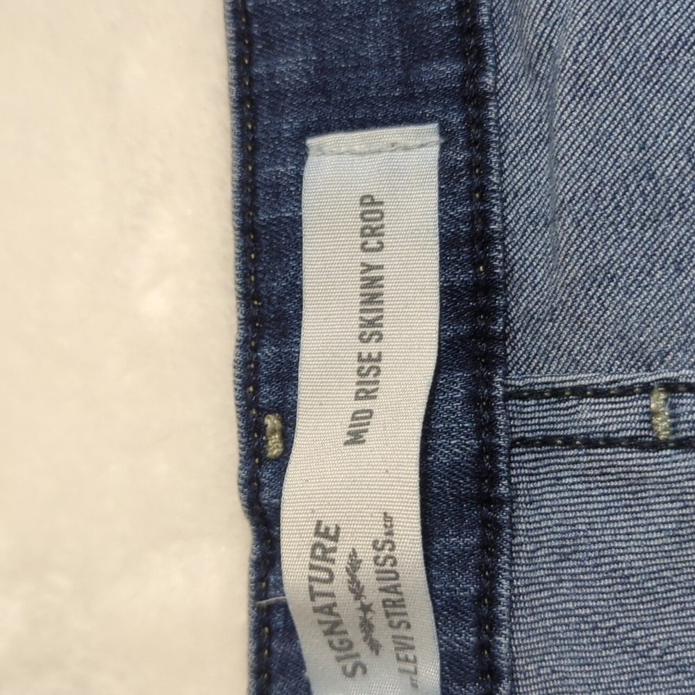 Levi Signature mid rise crop ankle jeans 10-12 / 31 - Picture 2 of 6
